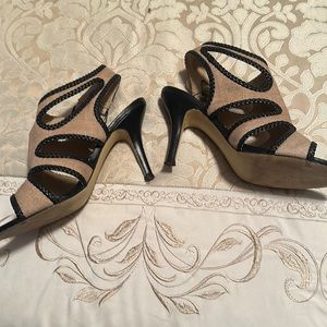 Tahari Dressing high heels Sandals. Great Quality.